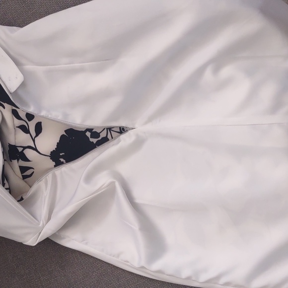 Bardot Black & White Floral Print Off the Shoulder Dress - Size 8 (M) - Picture 11 of 13